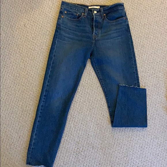 LEVI’S CROPPED WEDGIE DENIM - Picture 1 of 5